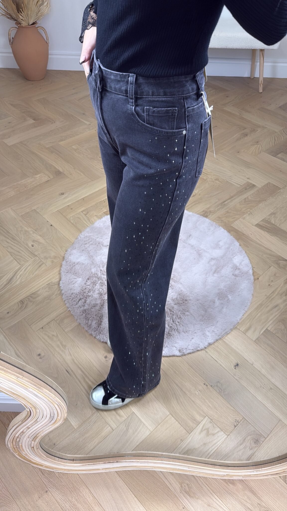 ba80564e-05fe-4f09-9ed2-a9f64d493e40